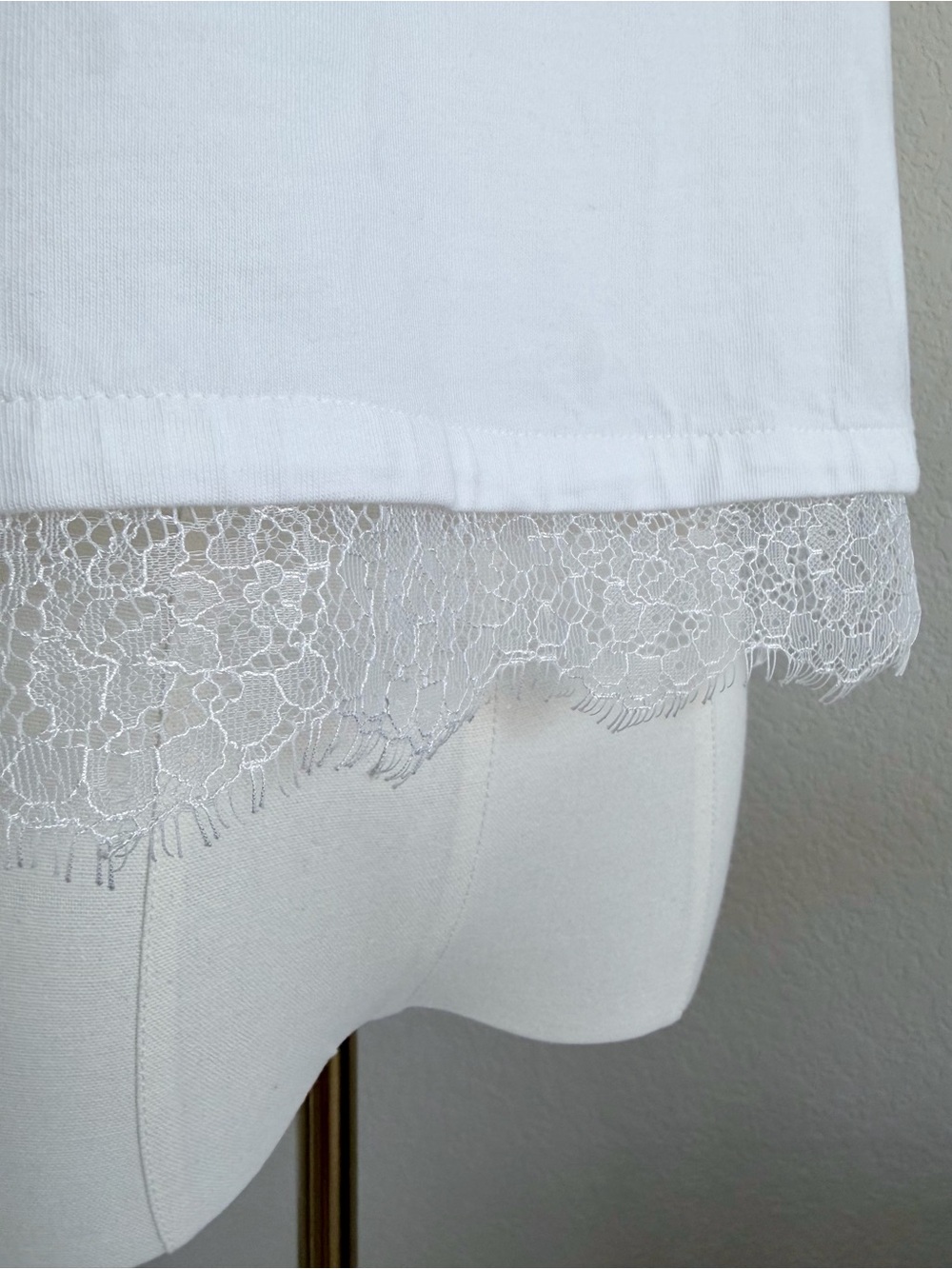 LOFT White Lace Hem Tee Top | Size Small Petite SP - Picture 5 of 10